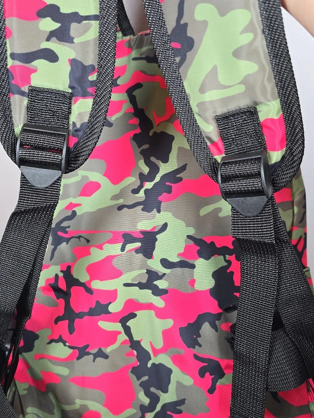 NWT Badgley Mischka Camo Nylon Backpack With Detachable Pocket Bag Gym School